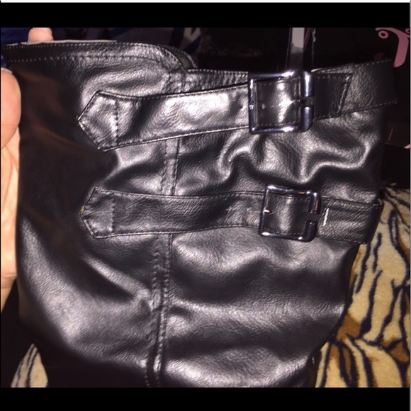 Women’s Slip on Knee high boots - Picture 2 of 4